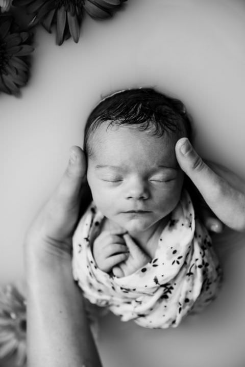 photographe bain de lait bébé